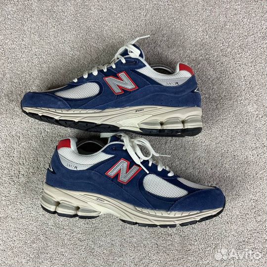 Оригинальные кроссовки New Balance 2002R 9.5US