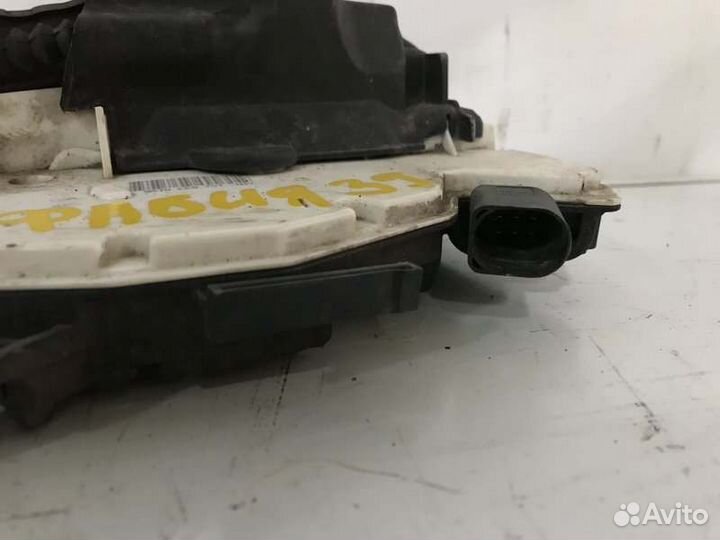 Замок двери передний правый Skoda Fabia 5J2 CGP