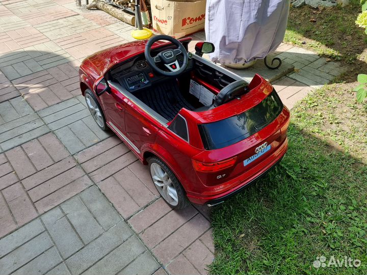 Электромобиль Audi Q7 12V/10Ah