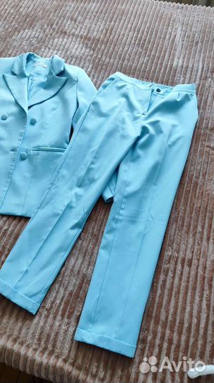 Брючный костюм женский