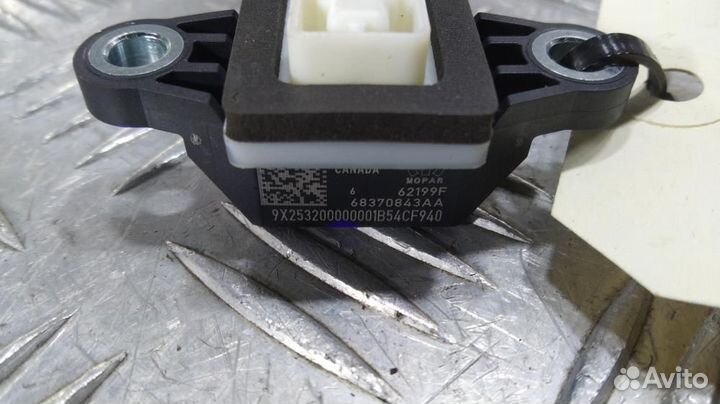 Датчик удара для Jeep Grand Cherokee 5 68370843AA