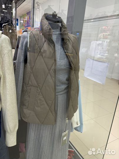 Безрукавка жилетка