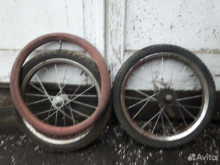 Велосипедные колёса (разные), смотрите фото