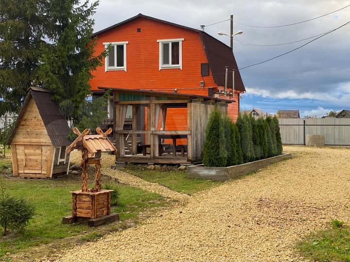 Коттедж 201 м² на участке 25,6 сот.