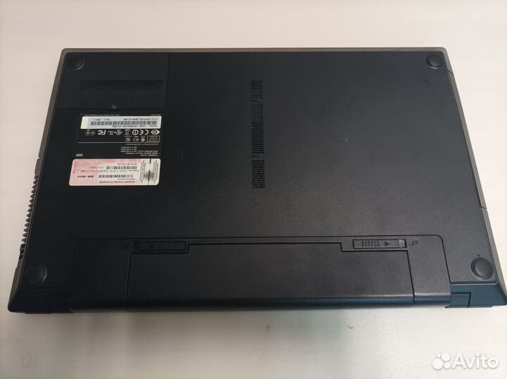 Ноутбук core i3/4GB/GT520MX SSD+HDD для игр