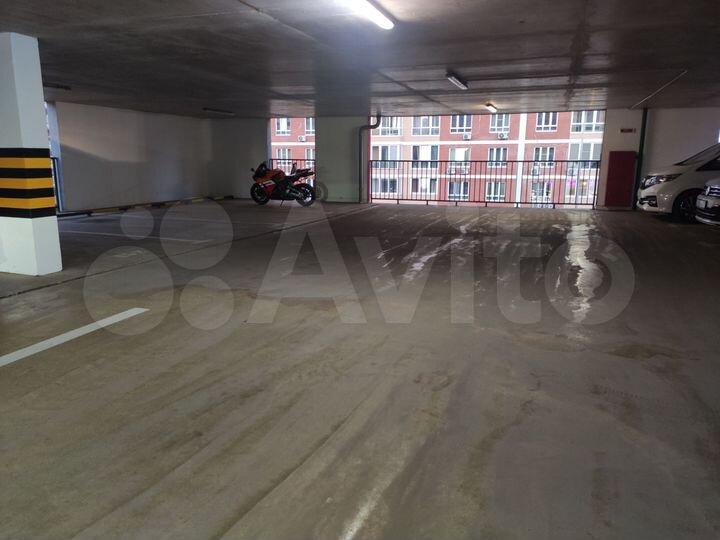 Машиноместо, 13 м²