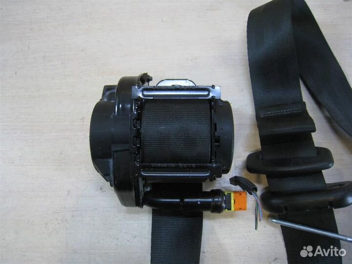 Ремень безопасности передний правый Ford Focus 3