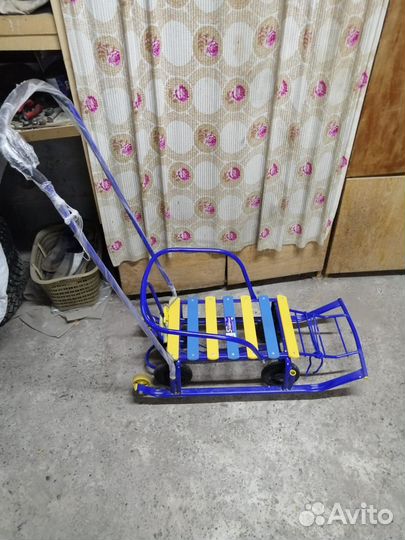 Детские санки на колесах