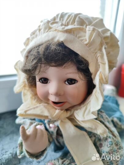 Кукла фарфоровая коллекционная