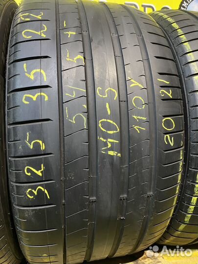 Pirelli P Zero PZ4 325/35 R22 и 285/40 R22 110Y