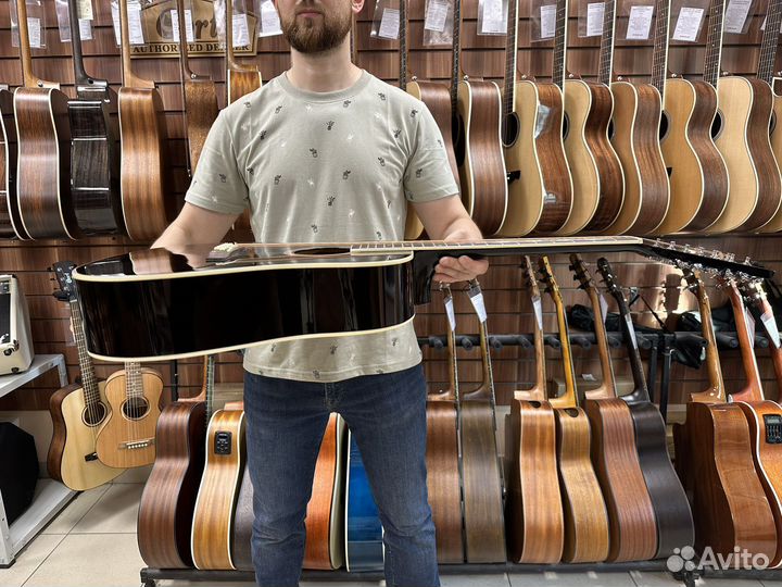 Гитара двенадцатиструнная черная б/у