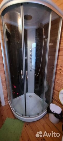 Душевая кабина 80х80 угловая