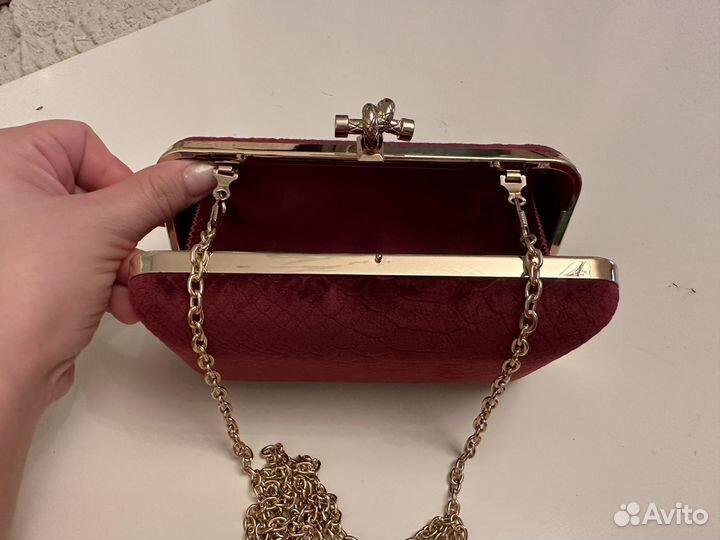 Клатч (минондьер)