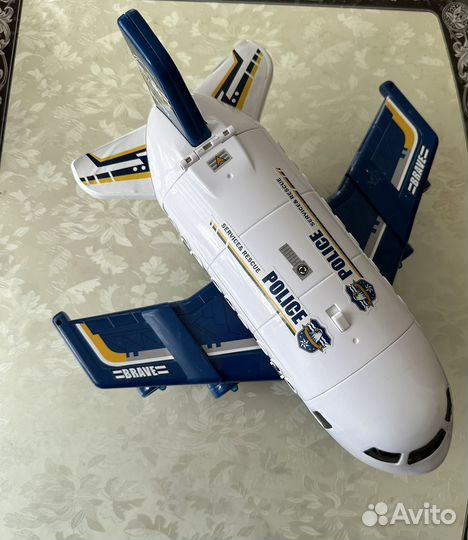 Игровой набор- Самолет-парковка