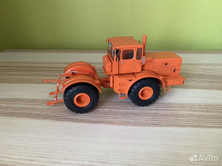 Модель трактора К 701(кировец) 1/43