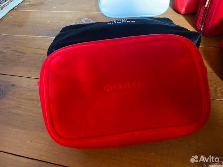 Косметички Chanel