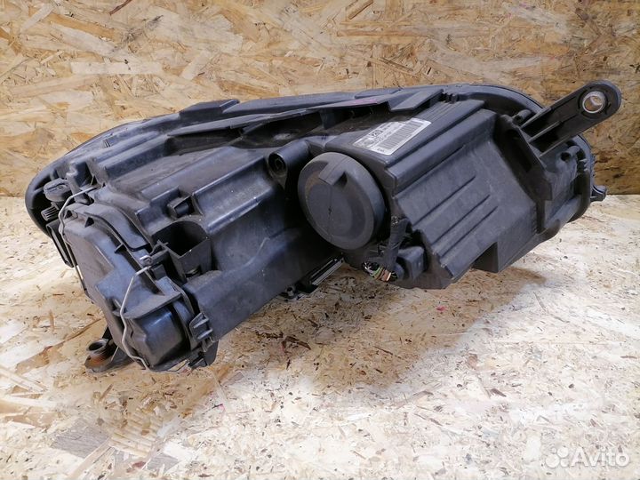 Фара левая ксенон Volkswagen Passat B7