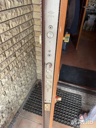 Вскрытие и ремонт замков дверей и автомобилей