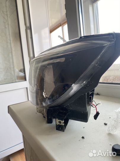 Фара бу Лада Веста (левая)