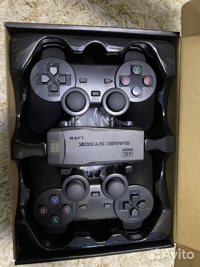 Продам игровую консоль