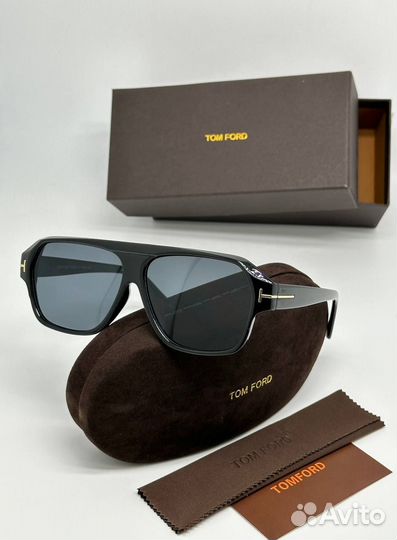 Солнцезащитные очки Tom Ford