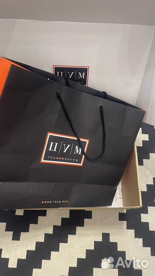 Коробка и пакет цум