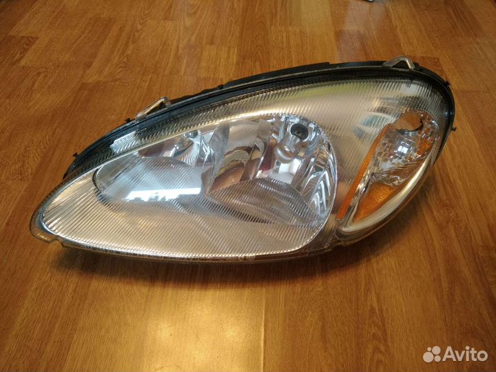 Фара Chrysler PT Cruiser