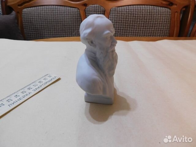 Бюст Л.Н. Толстой белый фарфор-бисквит СССР.в инте