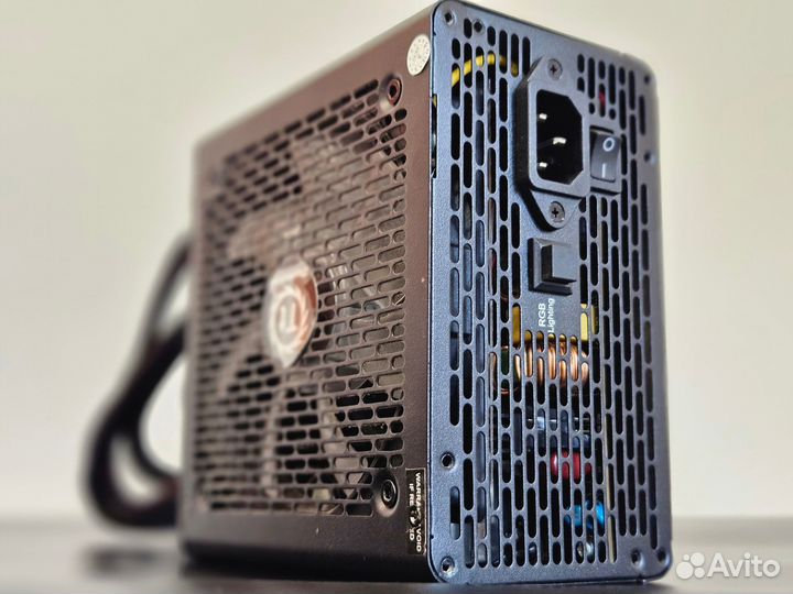 Блок питания Thermaltake RGB 700W 80+ gold