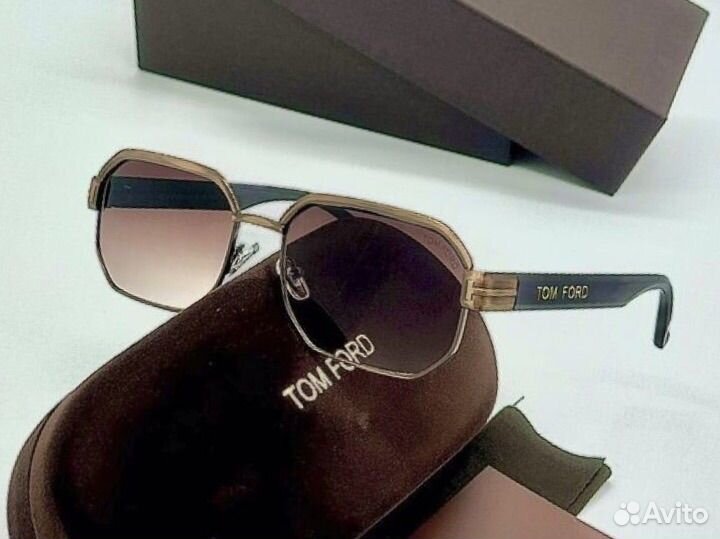 Солнцезащитные очки Tom Ford