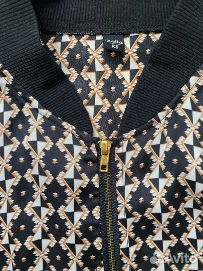 Бомбер женский zolla