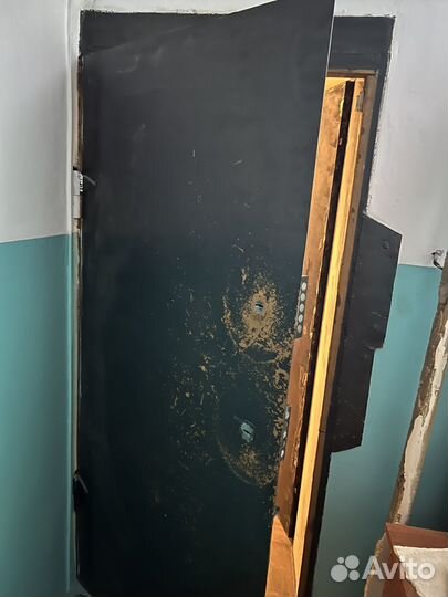 Дверь входная металлическая 2 шт