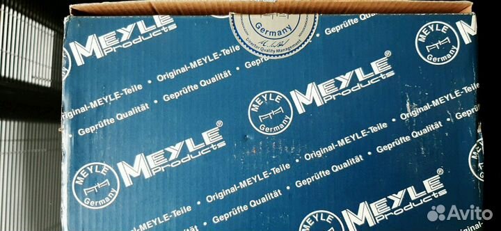 Опора Подушка двигателя левая Meyle (VW /Audi и др
