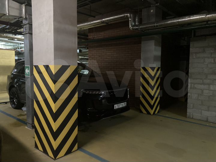 Машиноместо, > 30 м²