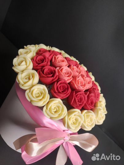 Розы из Белого Шоколада - 37 шт в Коробке