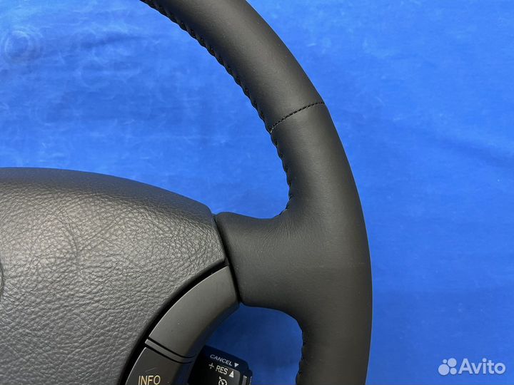 Оригинальный кожаный руль с подoгревом Camry 35