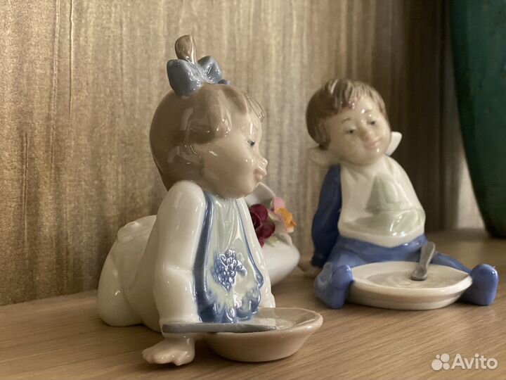 Статуэтки 2 шт. фарфор Lladro Nao. Детки с кашей