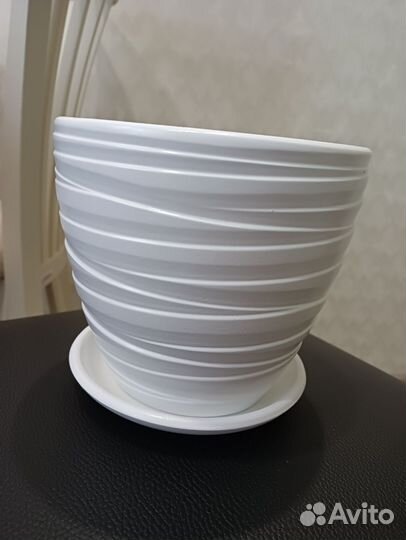 Горшок керамический белый новый