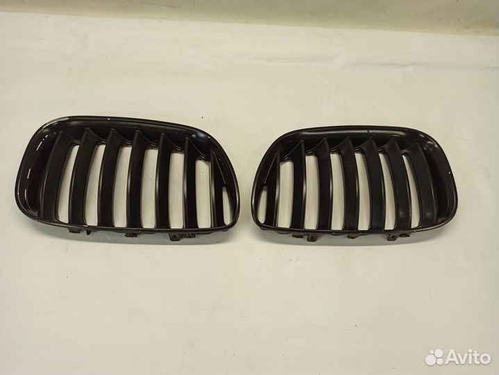 Решетки капота черные рестайлинг BMW X5 E53