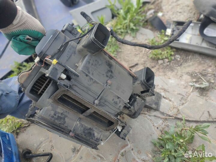 Моторчик заслонки печки Ауди А8 Д2 4D0820511A