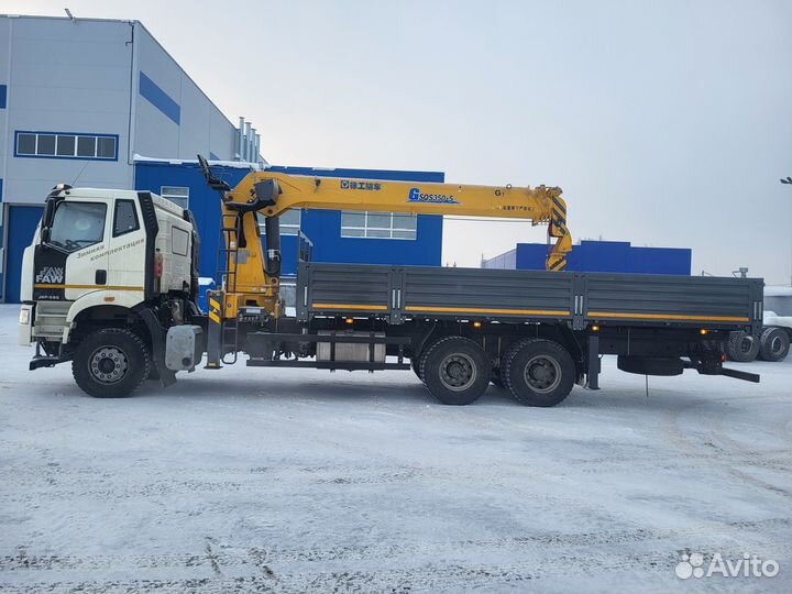 Бортовой грузовик FAW J6 СА3250 с КМУ XCMG, 2025