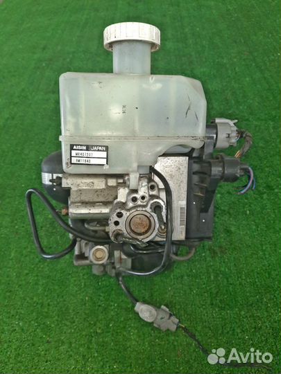 Главный тормозной цилиндр mitsubishi pajero V65W 6