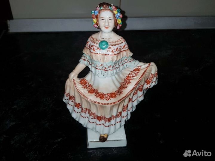 Статуэтка фарфоровая Китаянка девушка 50-60-е