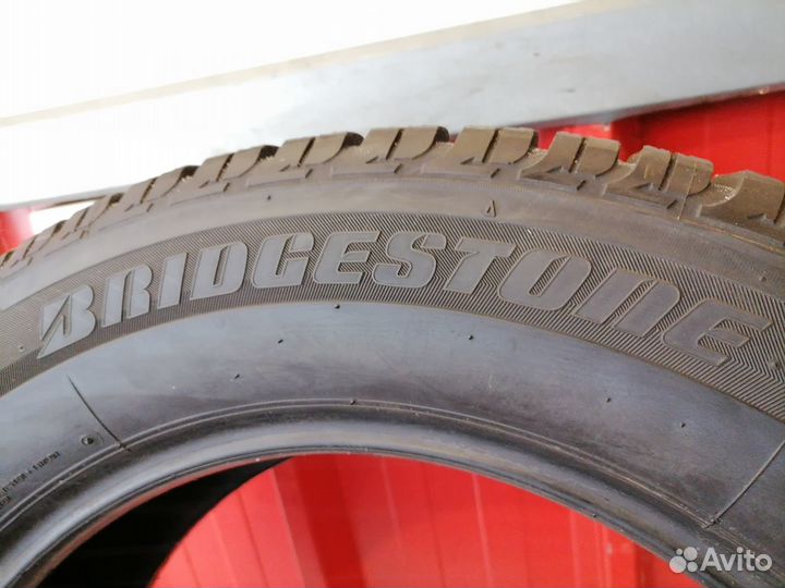 Bridgestone Blizzak LM-18 225/60 R17