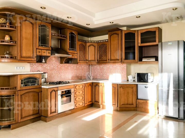 Дом 200 м² на участке 2 сот.