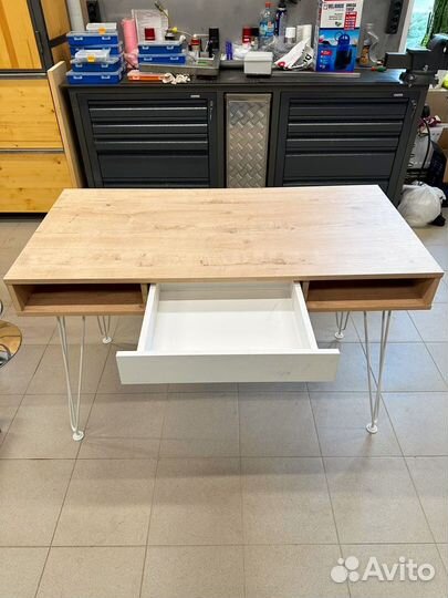 Письменный стол