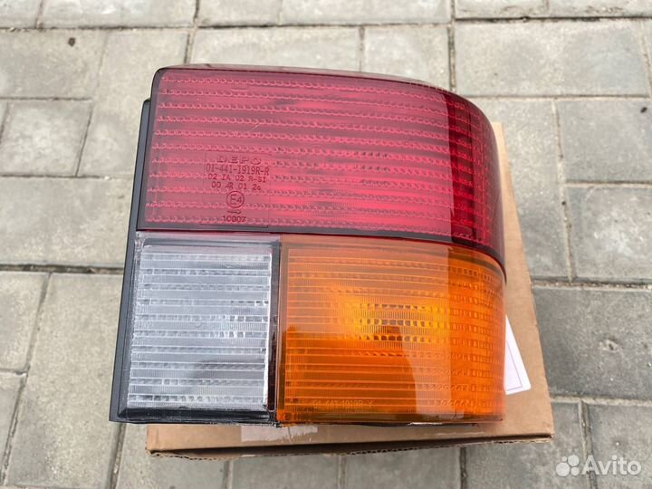 Фонарь задний правый Volkswagen Transporter T4