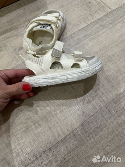 Сандалии для девочки