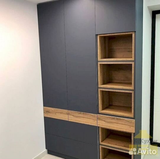 Шкаф с зеркалом