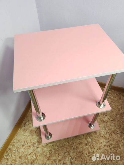 Стол маникюрный и тележка косметологическая